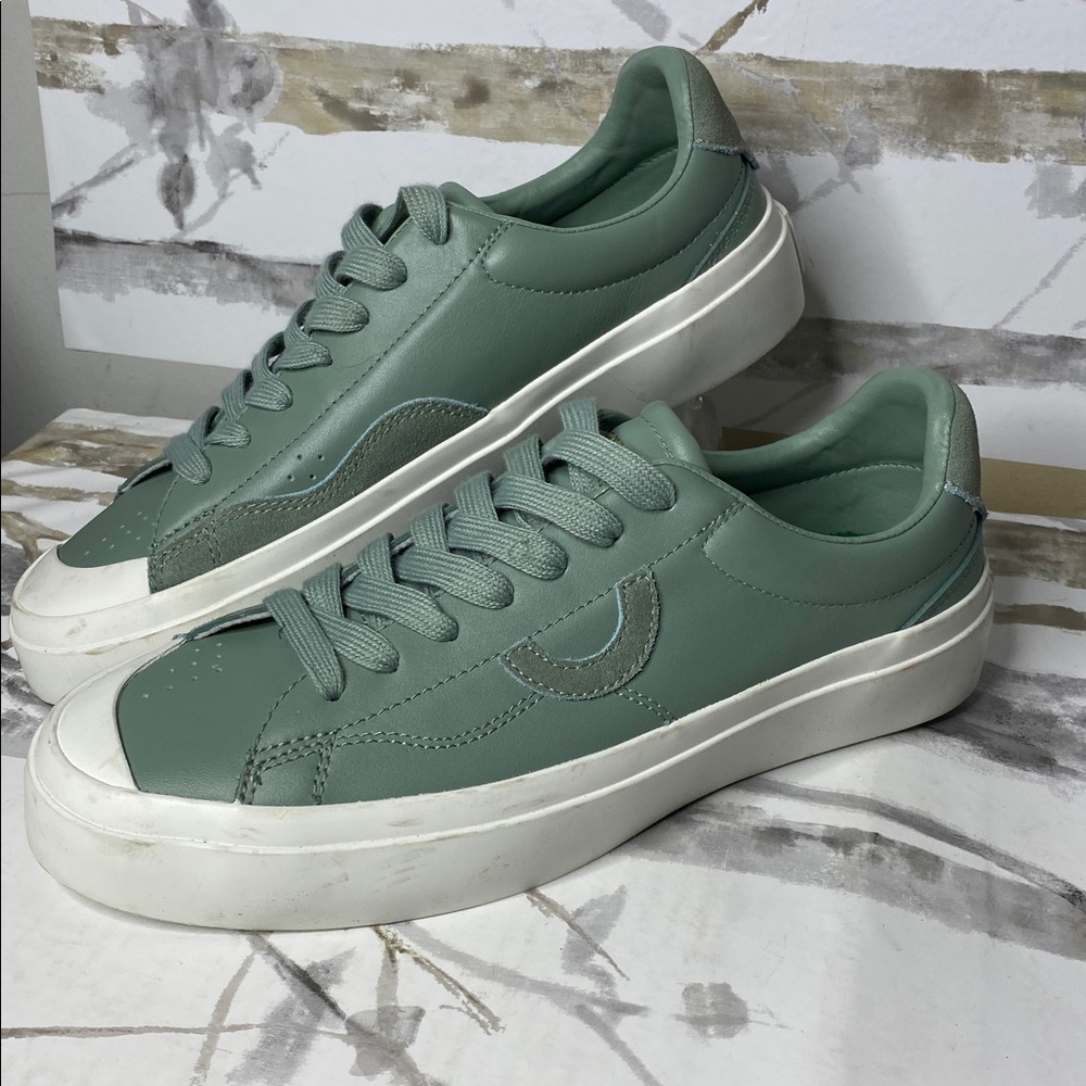 Clearweather Qualifier Sneakers - Picture 2 of 7